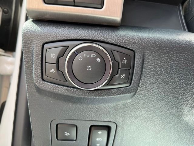 Used 2022 White Ford Platinum image 29
