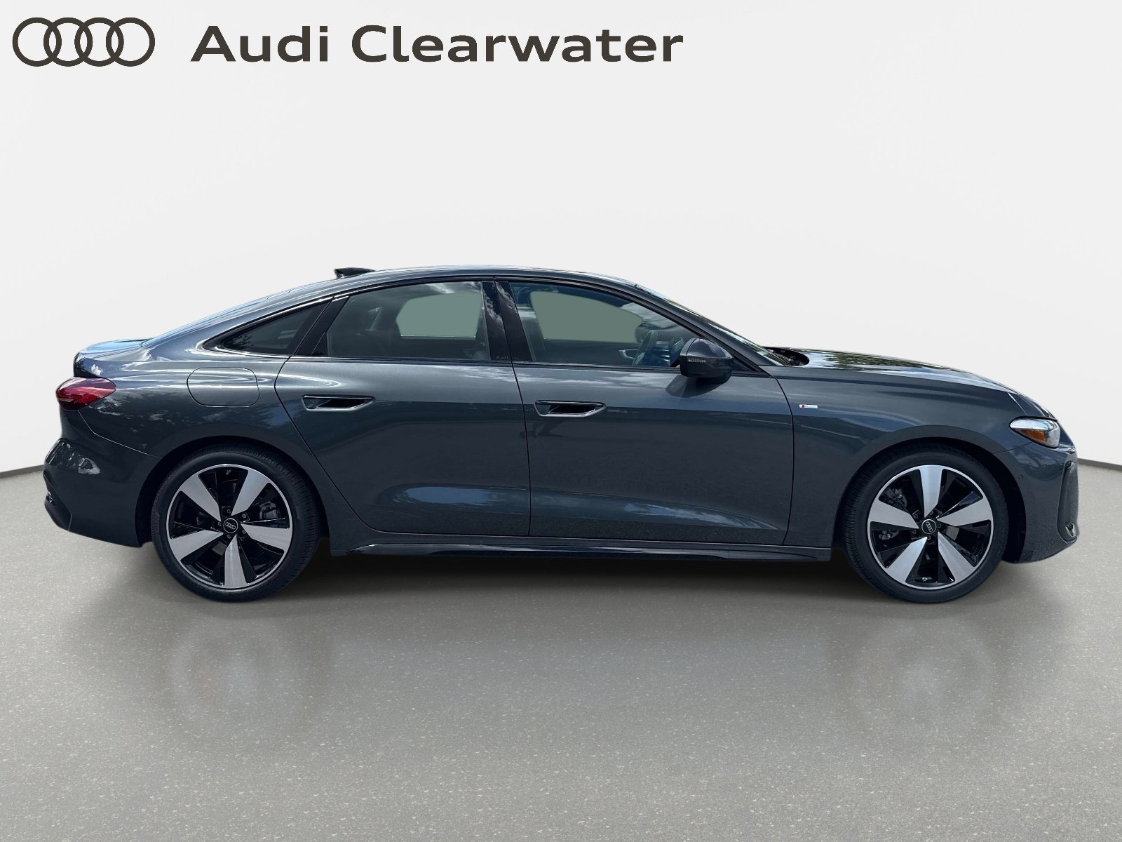 New 2026 Daytona Gray Pearl Effect Audi Premium image 6