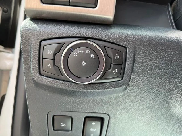Used 2022 White Ford Platinum image 29