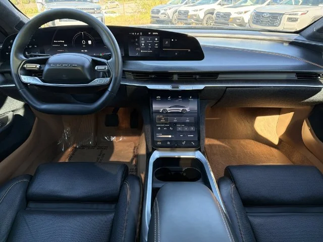 Used 2025 Black Lucid Touring image 17