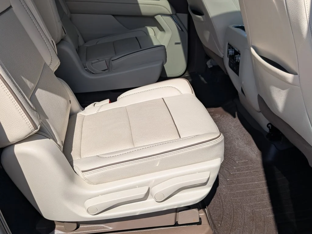 Used 2023 Green GMC Denali image 39