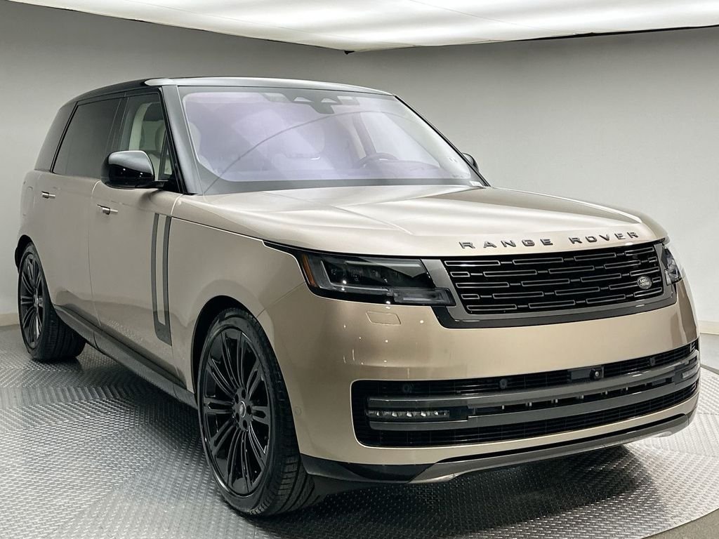 Used 2023 Batumi Gold Premium Metallic Land Rover SE image 15