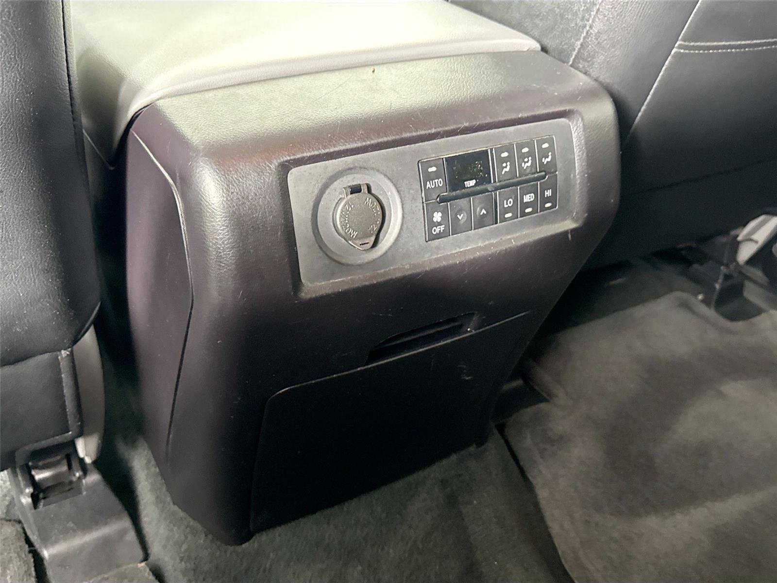 Used 2016 Super White Toyota SR5 image 32