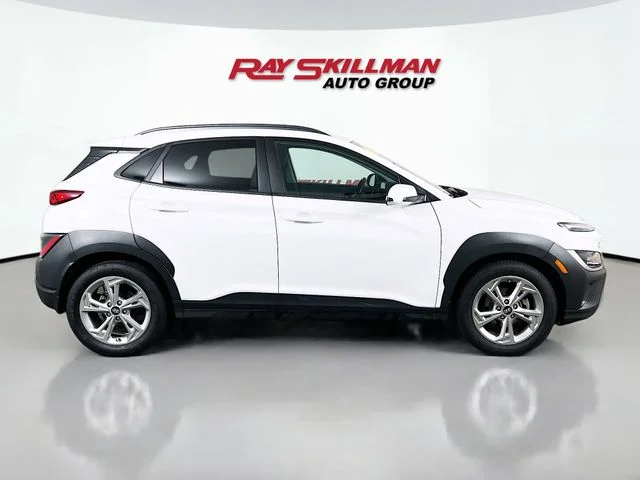 Used 2023 White Hyundai SEL image 8