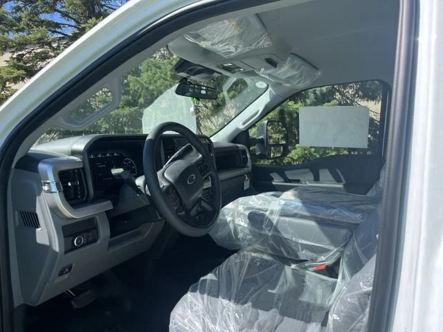 2025 Ford F-550 Super Duty Chassis Cab XL - Photo 37