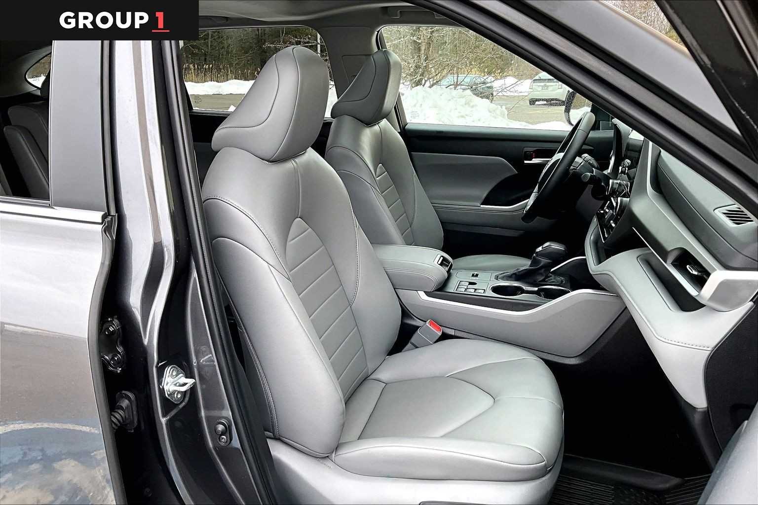 2025 Toyota Highlander XLE - Photo 8