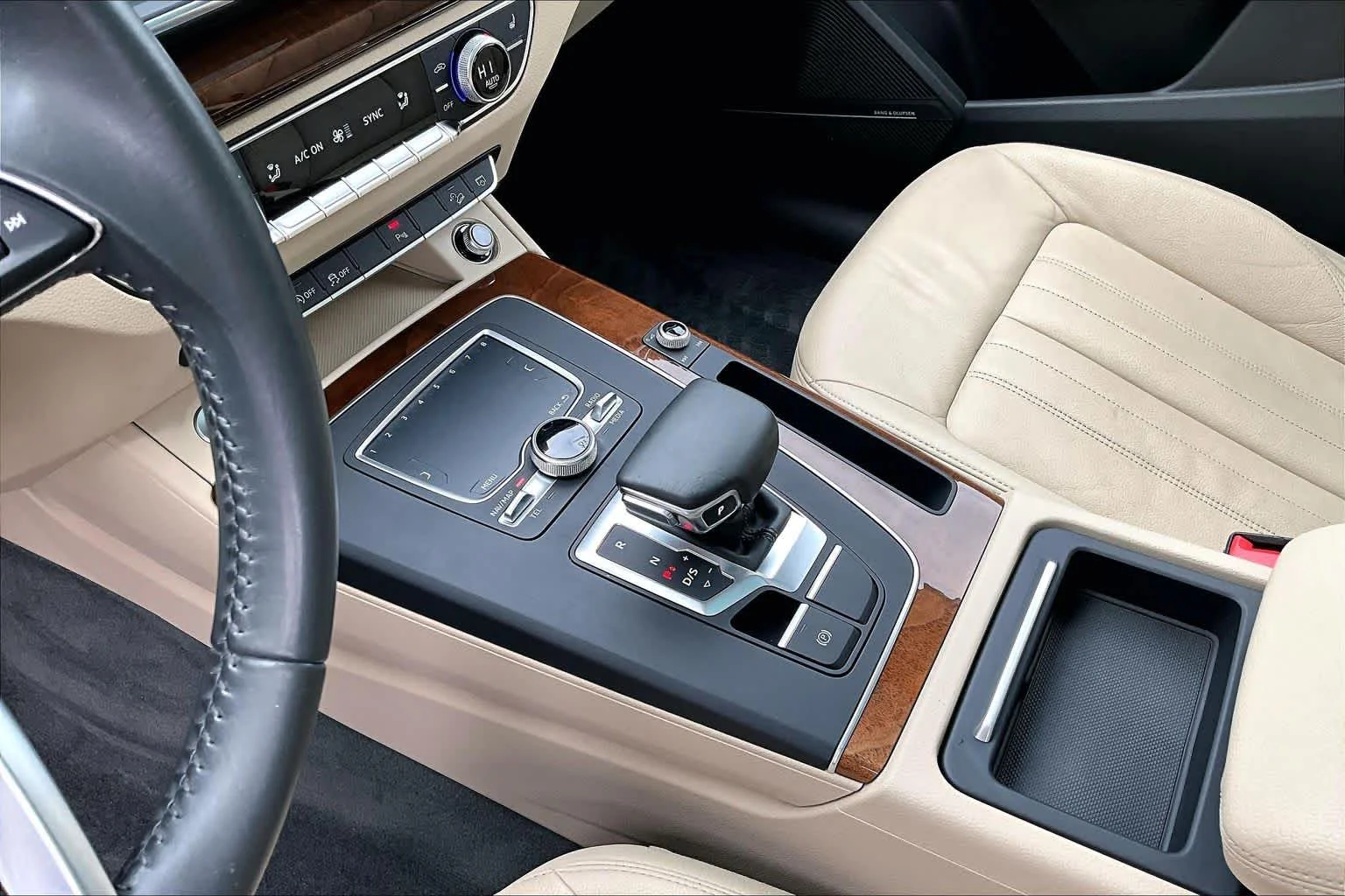 Used 2018 Navarra Blue Metallic Audi Premium Plus image 16