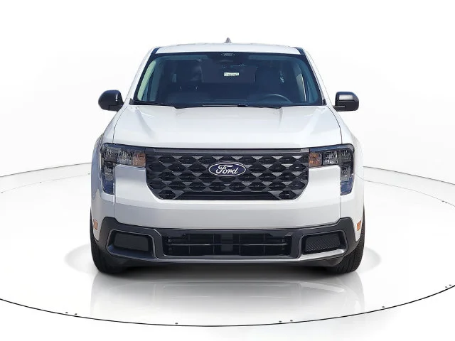 New 2026 Oxford White Ford XLT image 2