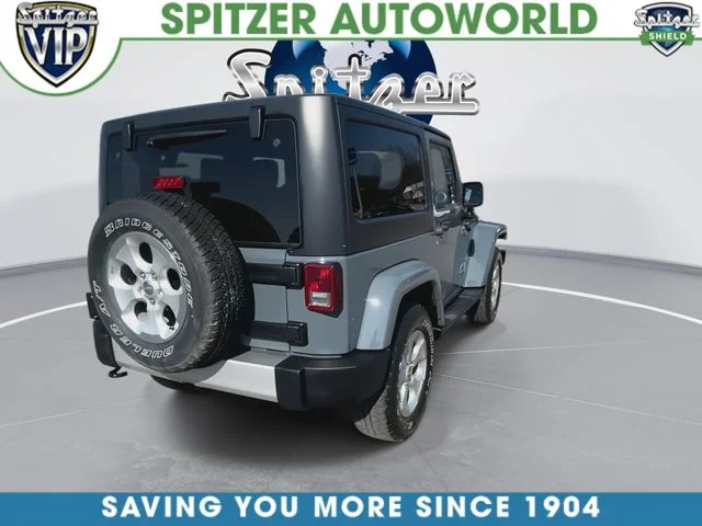 Used 2014 Gray Jeep Sahara image 9