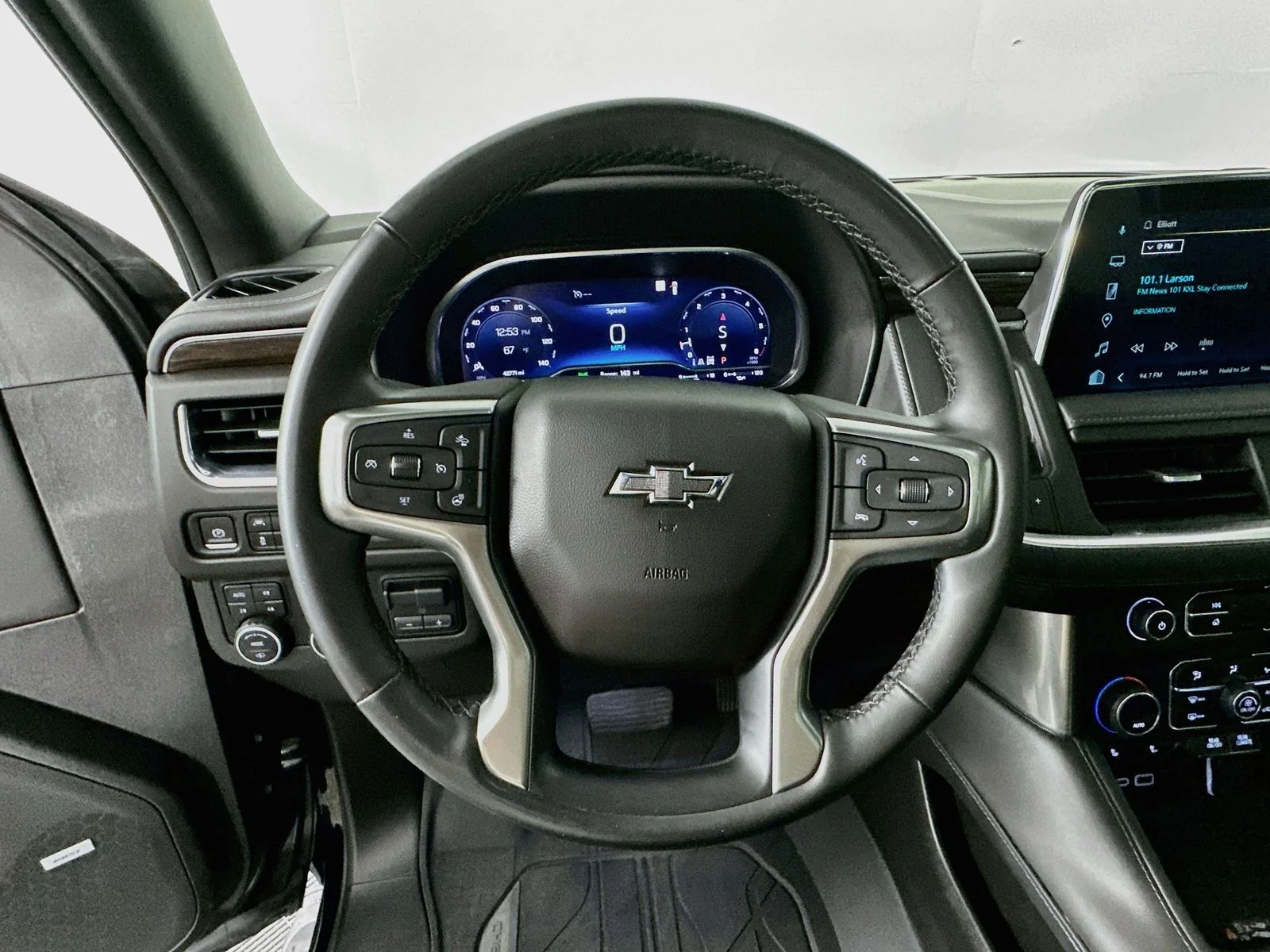 Used 2023 Black Chevrolet Z71 image 12