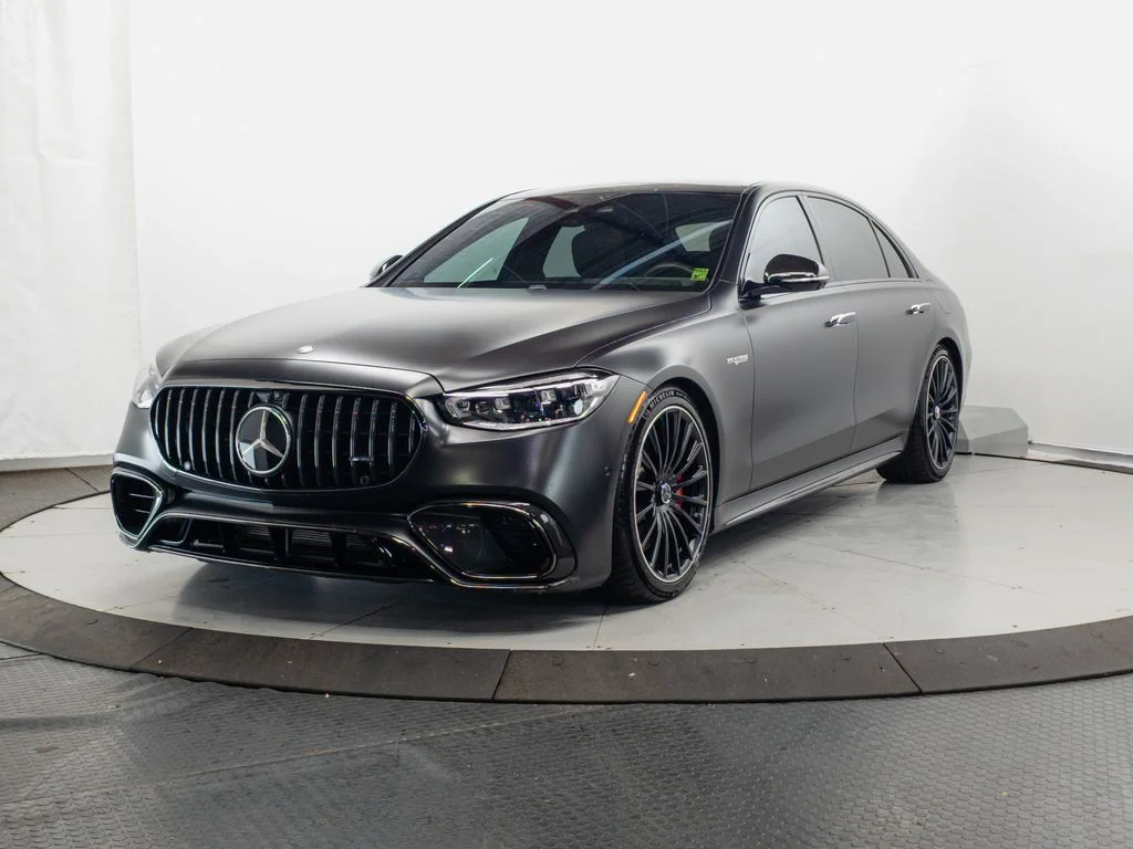 Used 2024 MANUFAKTUR Graphite Gray Magno Mercedes-Benz S 63 E AMG® image 3