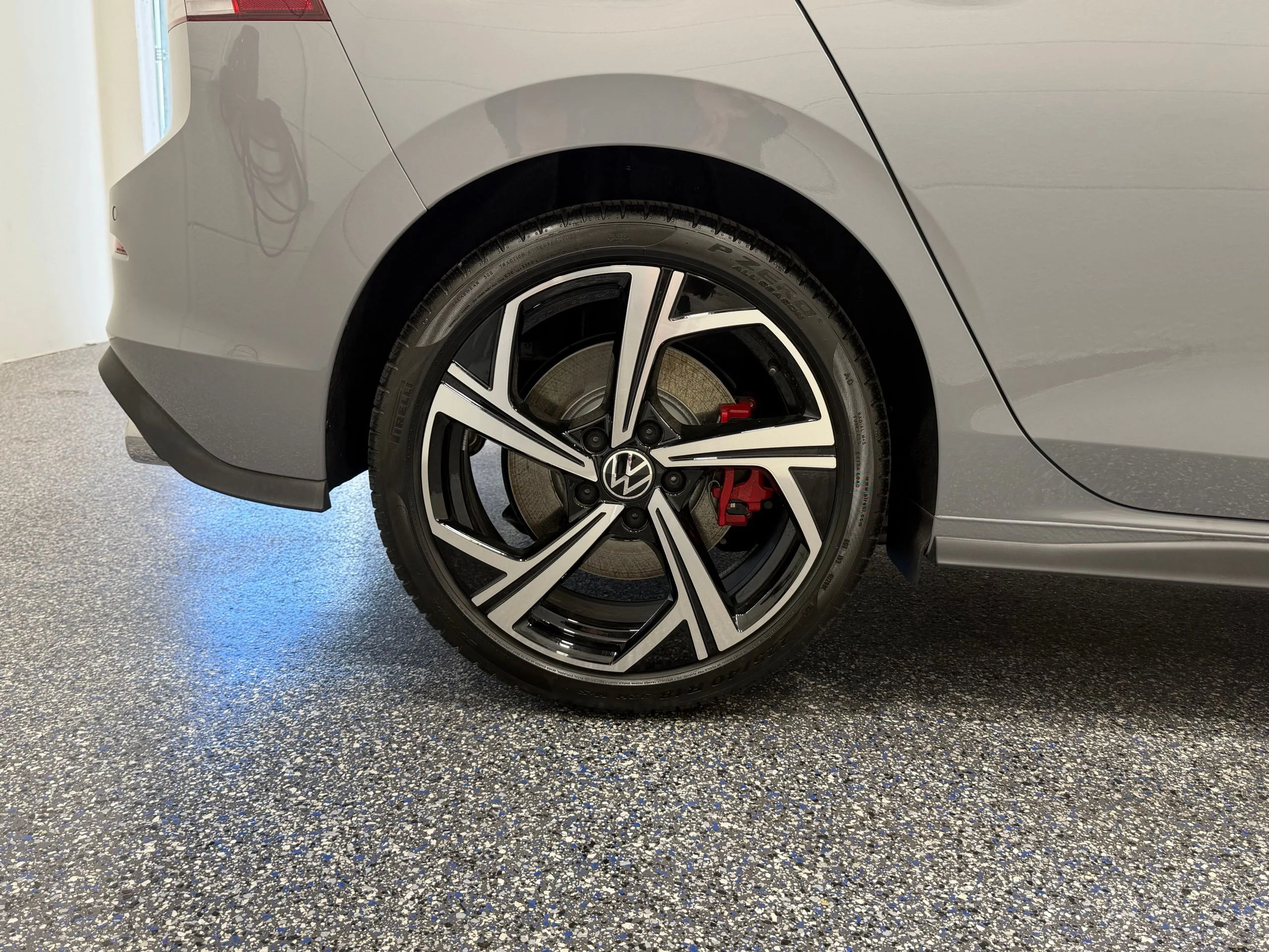 2025 Volkswagen Golf GTI SE - Photo 13