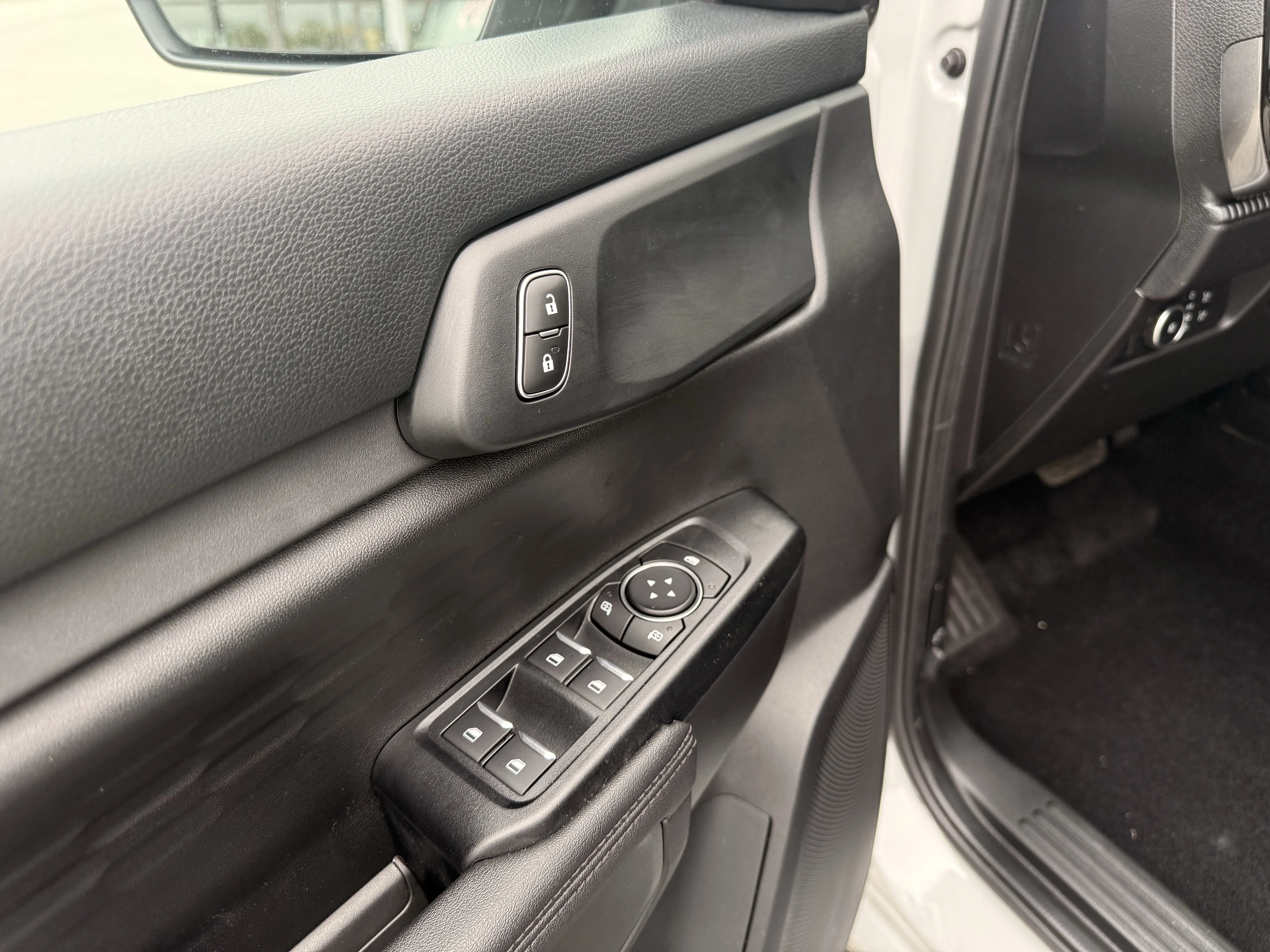 New 2026 Avalanche Ford XLT image 18
