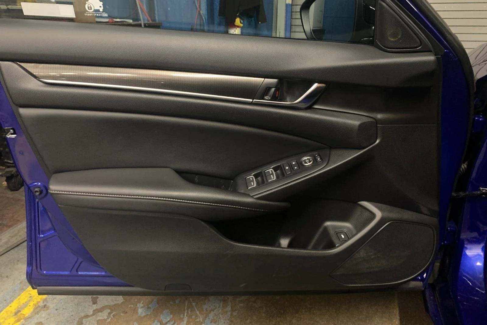 Certified Used 2022 Still Night Pearl Honda Sport image 11