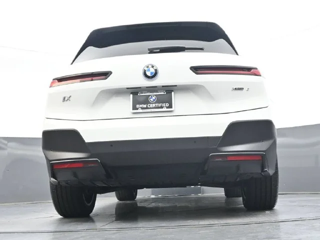 Certified Used 2024 White/off-white BMW xDrive50 image 32