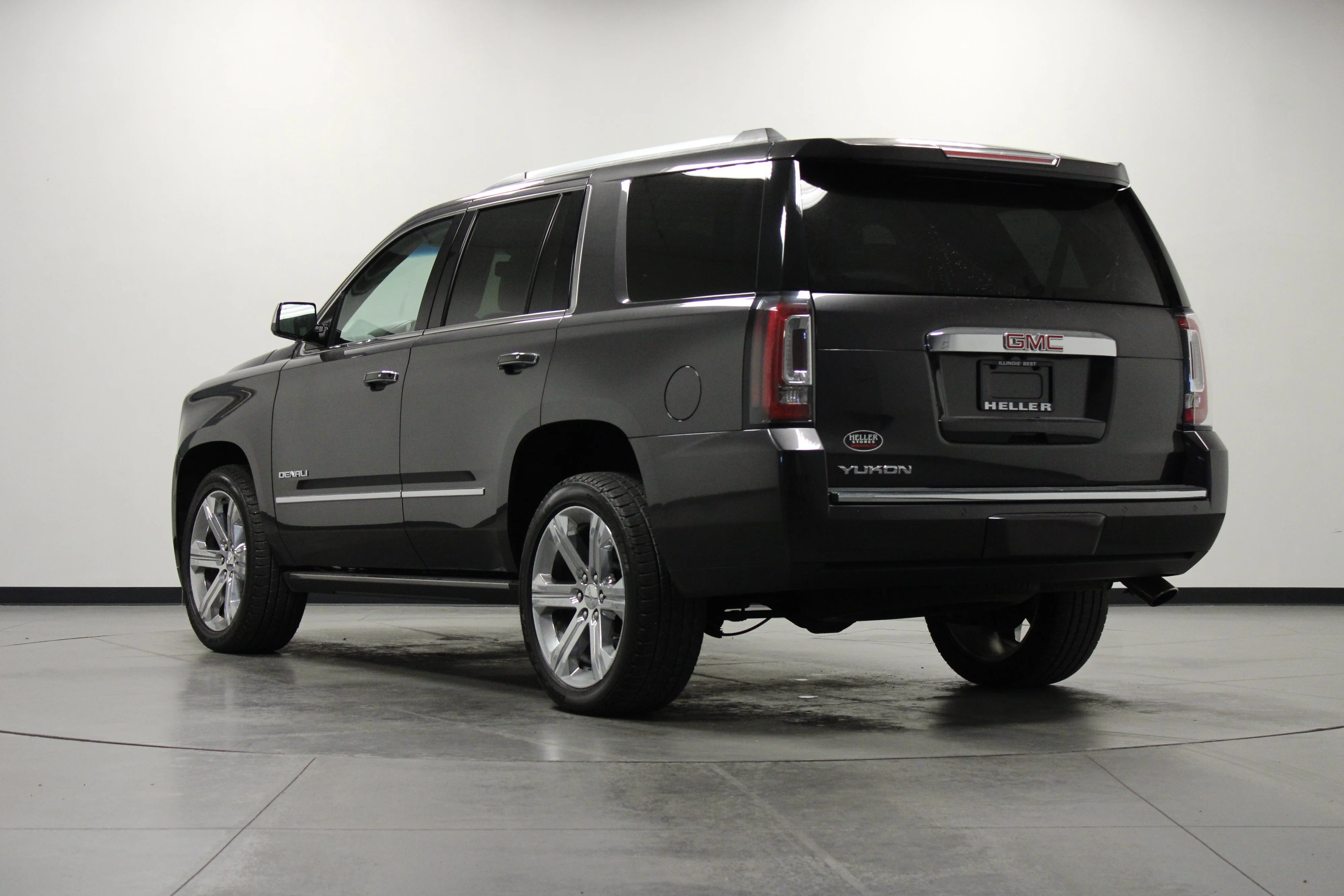 Used 2018 IRIDIUM METALLIC GMC Denali image 6
