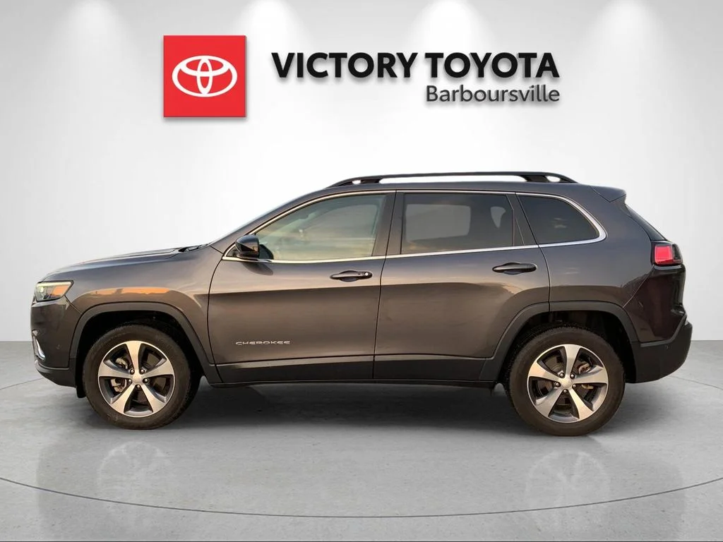Used 2022 Gray Jeep Limited image 2