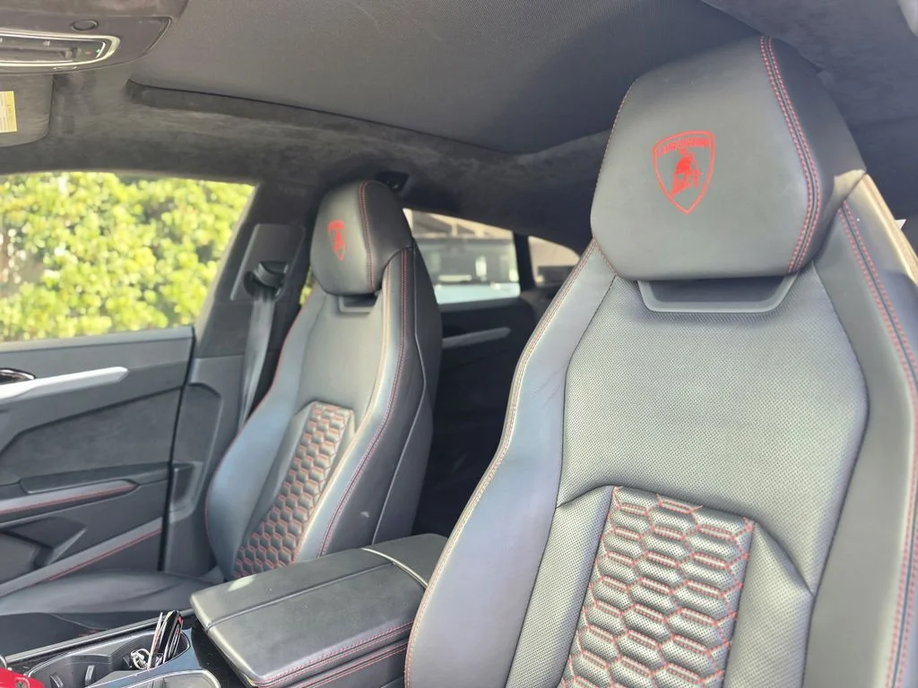 Used 2022 Bianco Icarus Metallic Lamborghini Base image 19