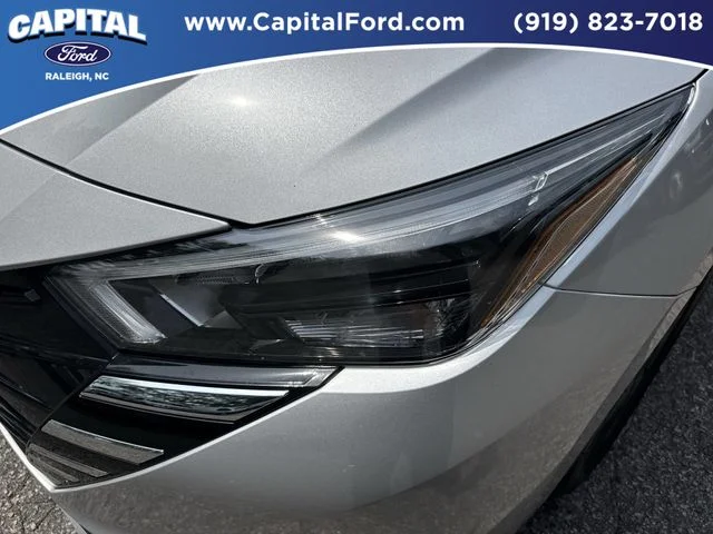 Used 2025 Silver Nissan 1.6 SV image 11