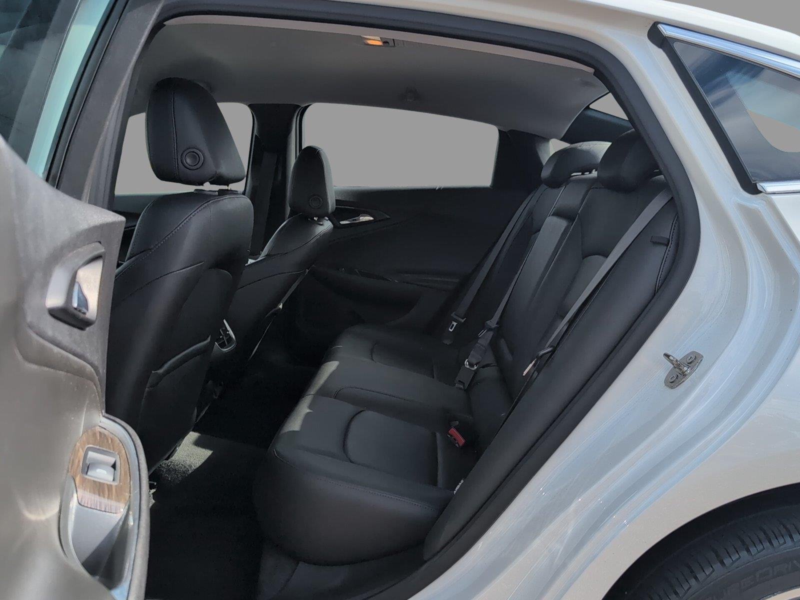 Used 2024 Summit White Chevrolet 2LT image 15