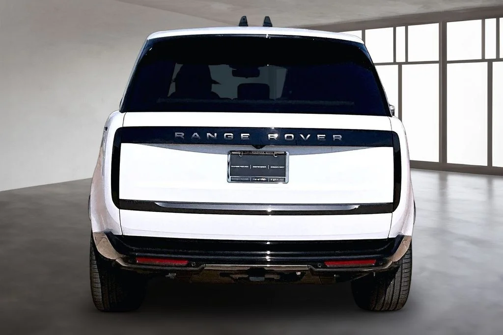New 2026 White Land Rover SE image 4