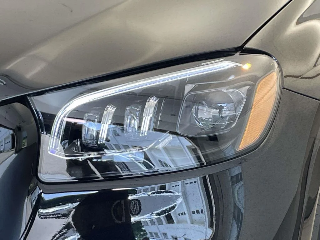 Used 2025 Black Mercedes-Benz GLS 580 image 9