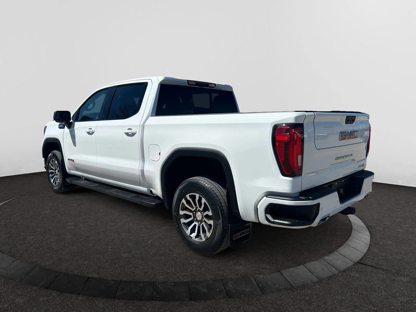 Used 2023 White GMC AT4 Crew Cab image 3