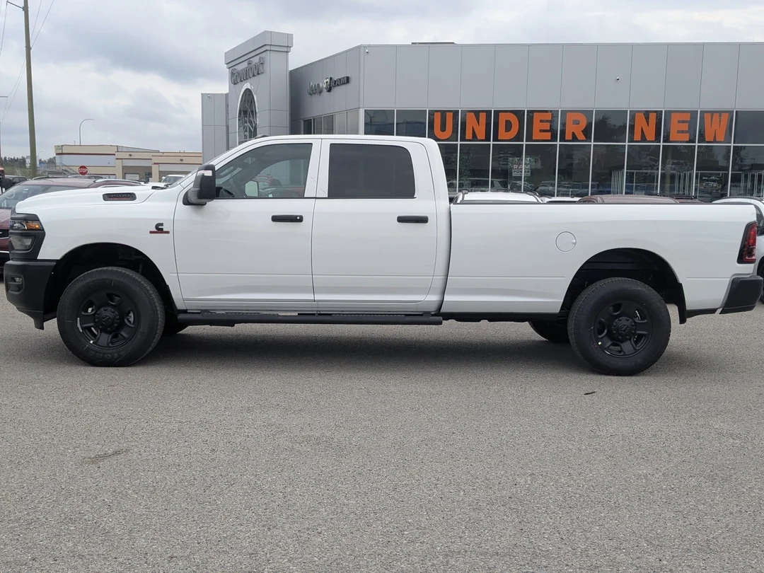 New 2026 White RAM Tradesman - - 6.7L Cummins Diesel - 5th Wheel Prep - 12 Uconnect Nav - Tow Mirrors & More! image 5