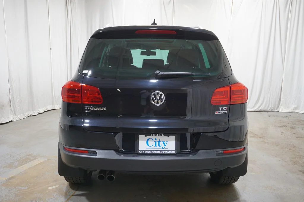 Used 2016 Deep Black Pearl Volkswagen SE image 11