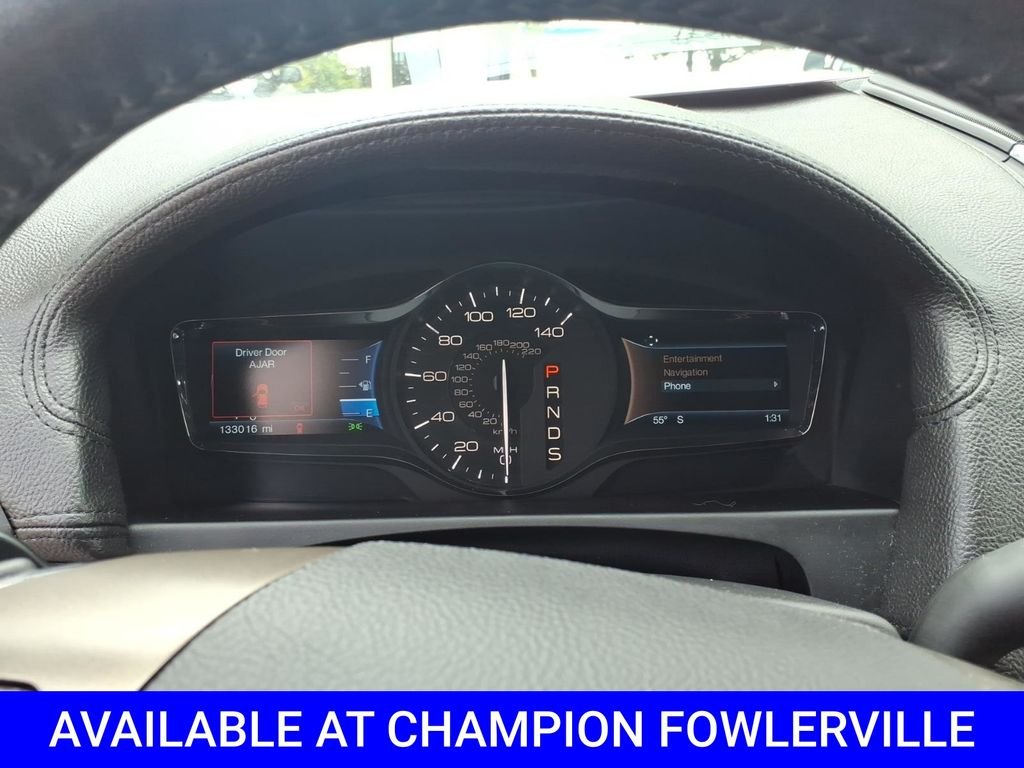 Used 2015 White Lincoln Base image 17