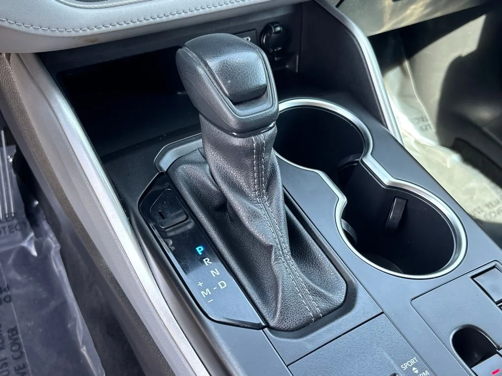 2023 Toyota Highlander L - Photo 20