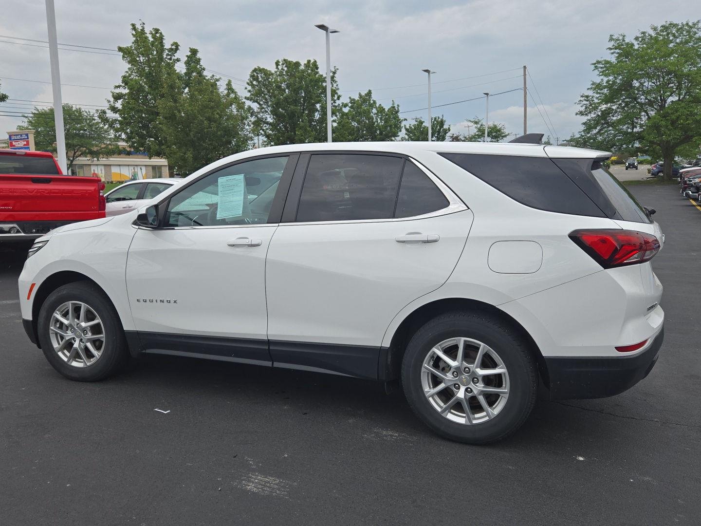 Used 2022 Summit White Chevrolet LT image 4