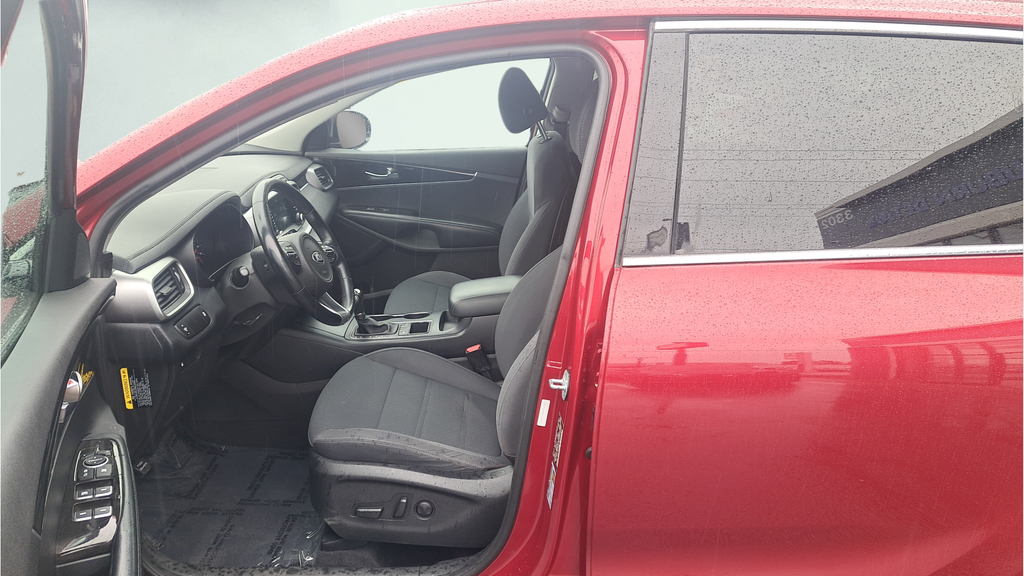 Used 2018 Red Kia LX image 10