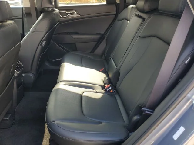 2025 Kia Sportage EX - Photo 12