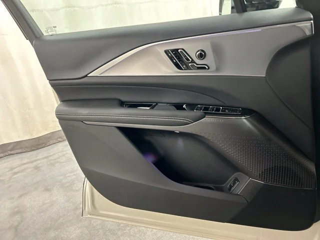 2027 Cadillac LYRIQ Sport - Photo 18