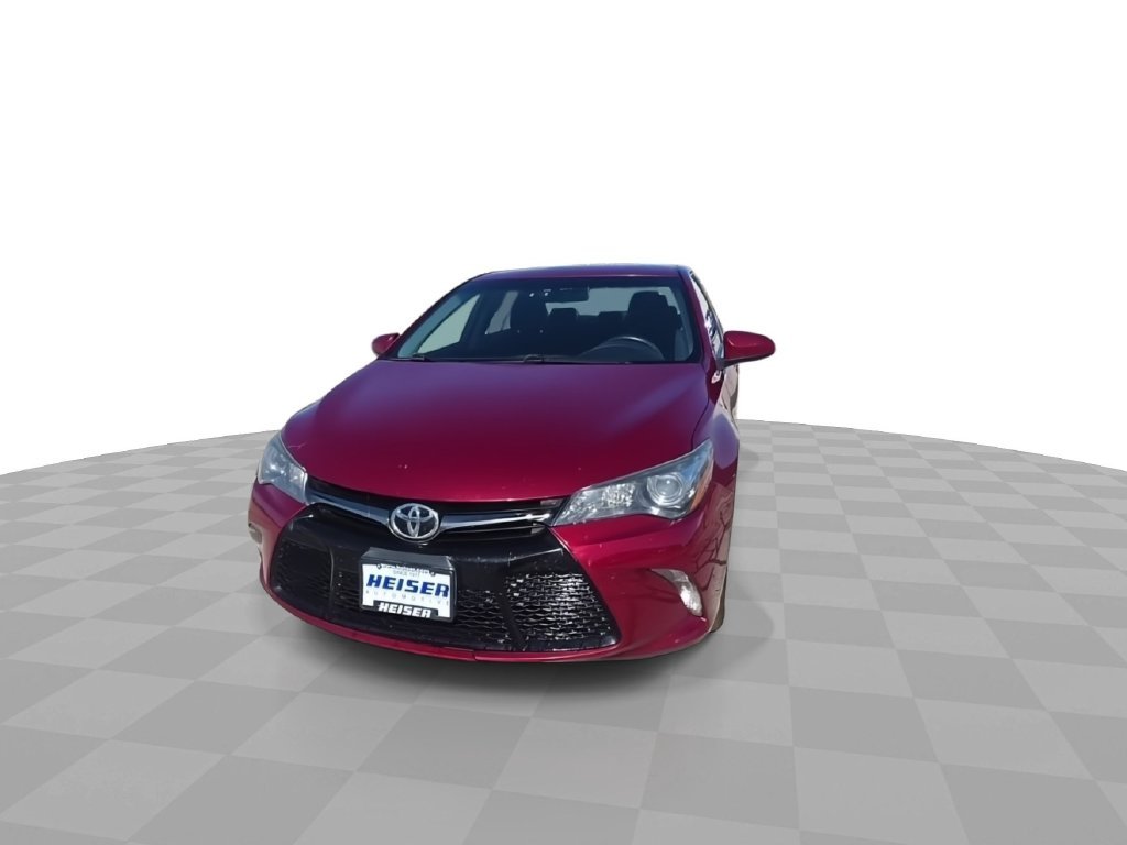 Used 2015 Red Toyota SE image 3
