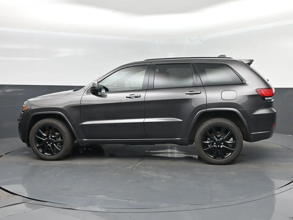 Used 2021 Gray Jeep Laredo X image 10
