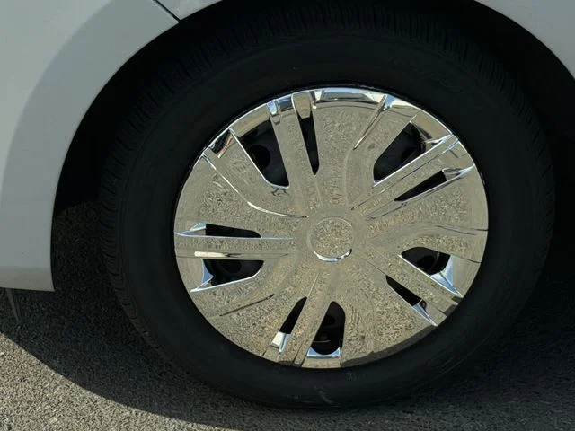 Used 2024  Mitsubishi ES image 15