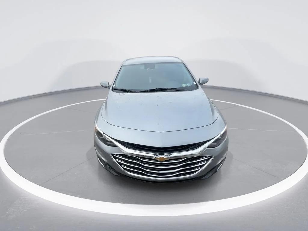 Used 2024 Gray Chevrolet LT image 3