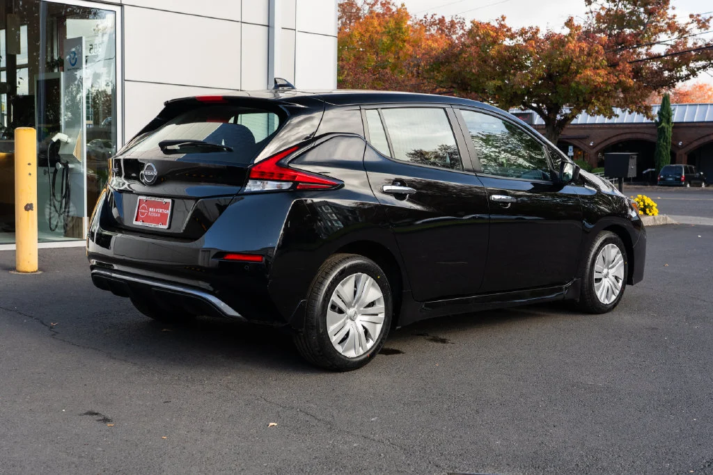 Used 2023 Black Nissan S image 6