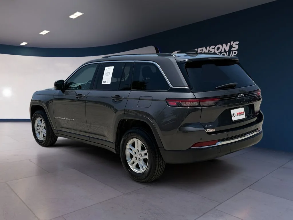 Used 2024 Gray Jeep Laredo image 3
