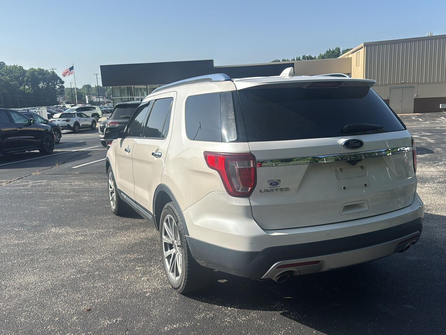 Used 2017 White Platinum Metallic Tri-Coat Ford Limited image 5