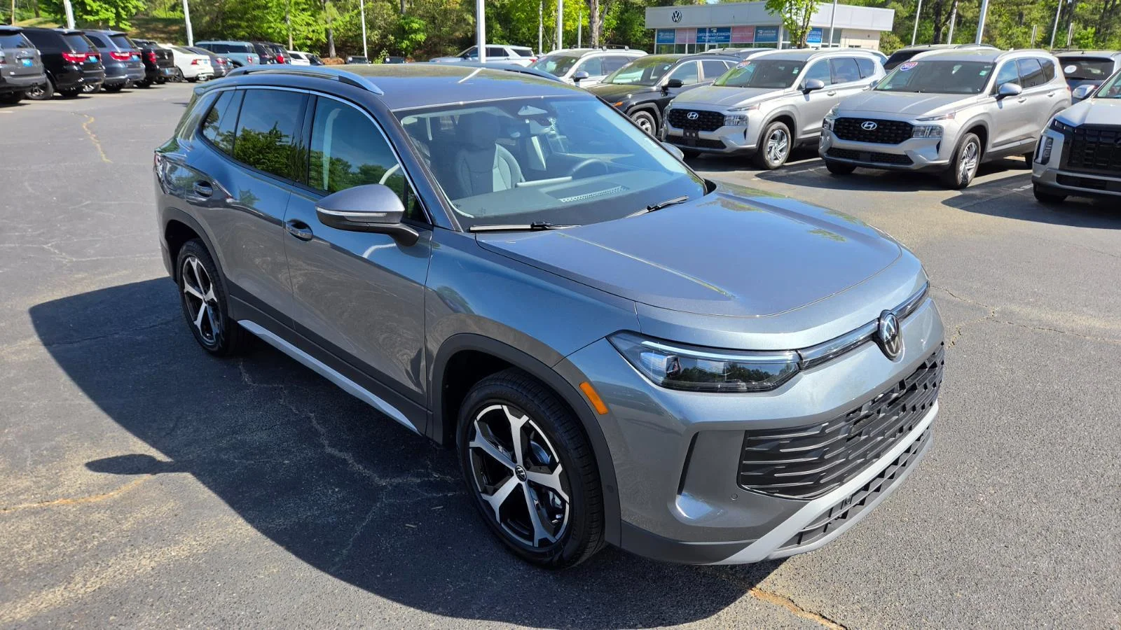 New 2026 Platinum Gray Metallic Volkswagen SE image 7