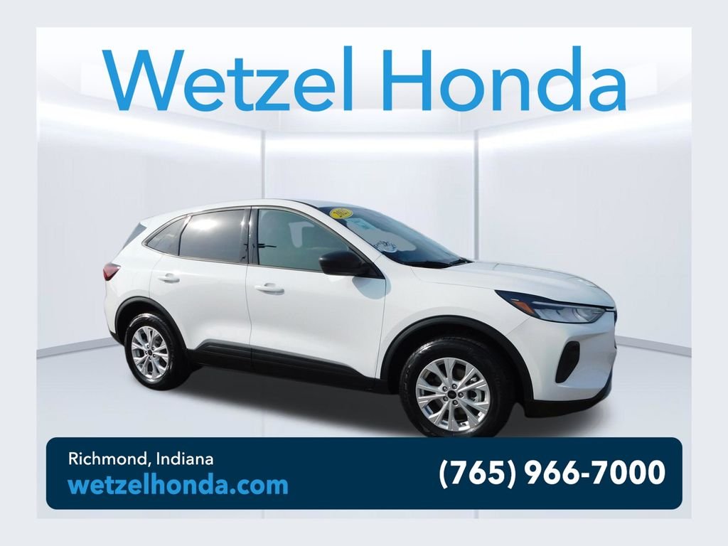 Used 2025 Oxford White Ford Active image 1