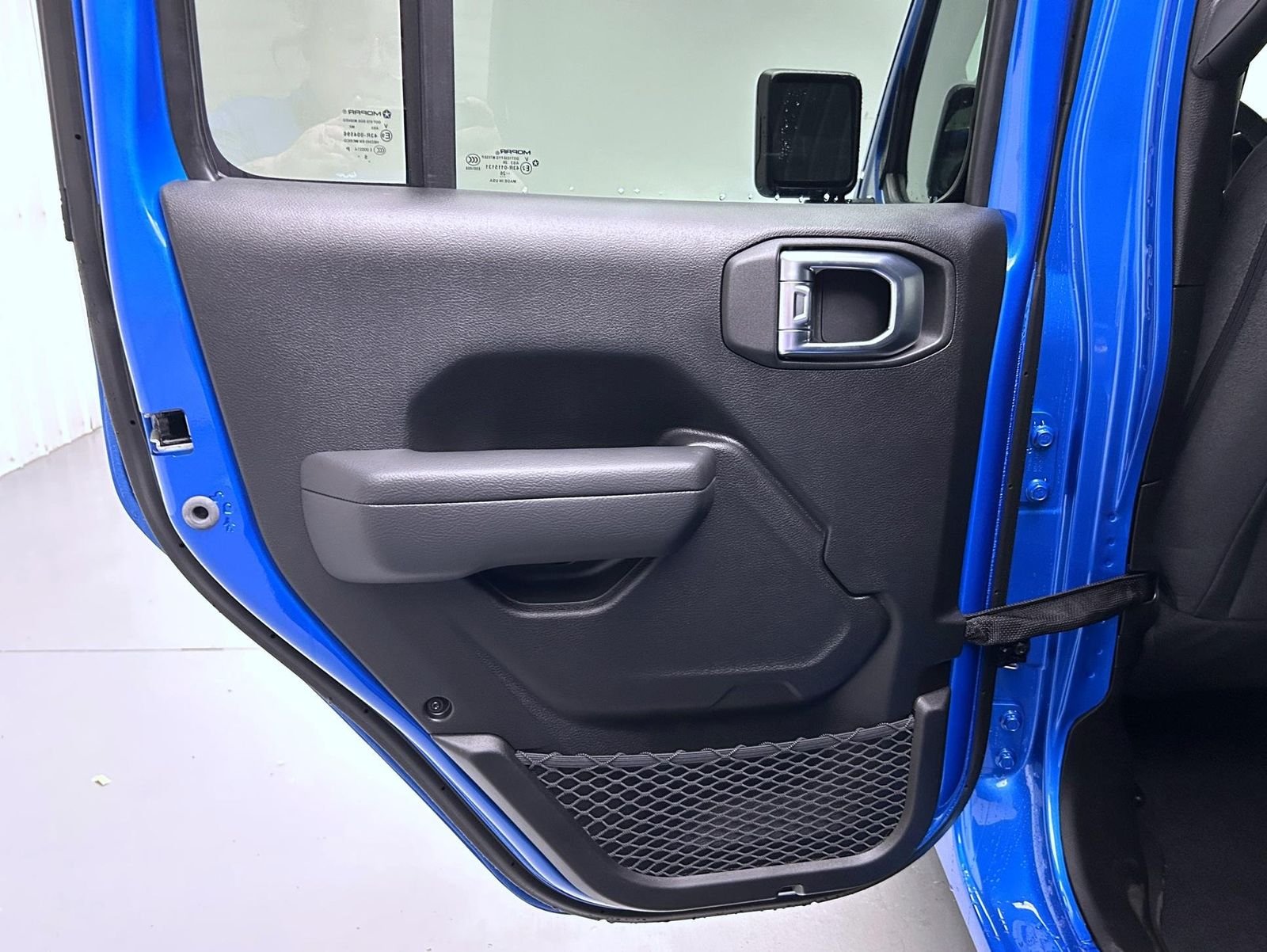 New 2026 Hydro Blue Pearl-Coat Exterior Paint Jeep Sport S image 20