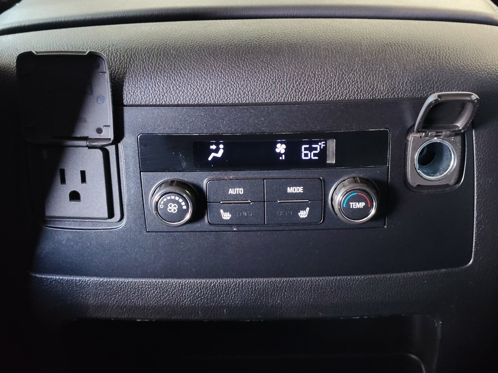 Used 2019 Pepperdust Metallic Chevrolet LT image 34
