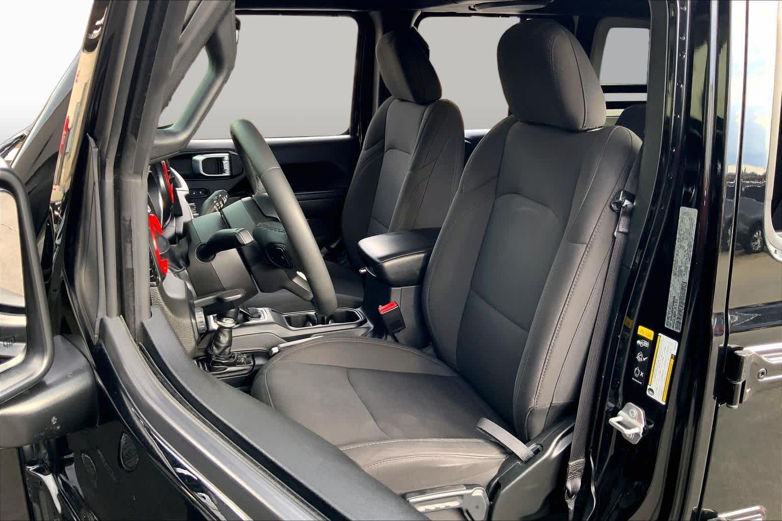 Used 2023 Black Clearcoat Jeep Sport Altitude image 8