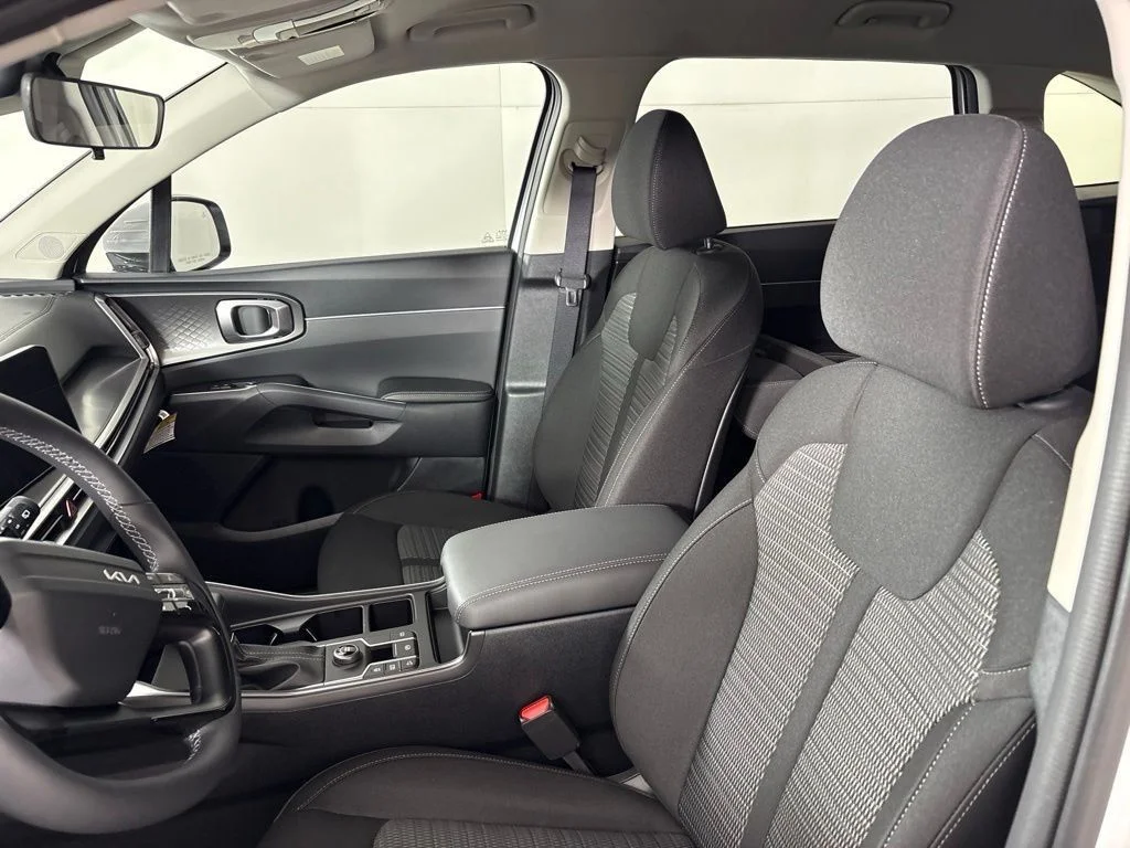 New 2026 Glacial White Pearl Kia LX image 28