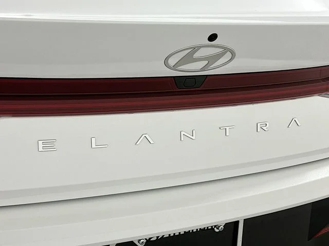 New 2025 White Hyundai SEL Convenience image 23