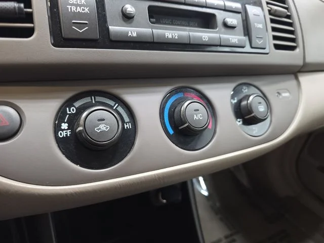 Used 2003 Green Toyota  image 20